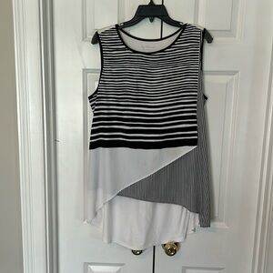 Chico’s Sleeveless Tunic Top.